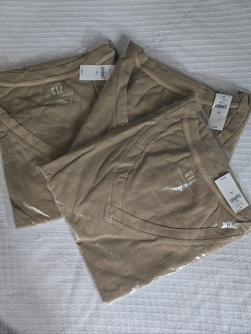 GAP Bundle of 3 Women’s V-Neck T-Shirts L Tall
